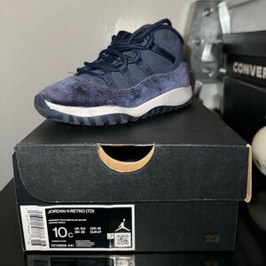 Toddler Jordan 11 navy velvet